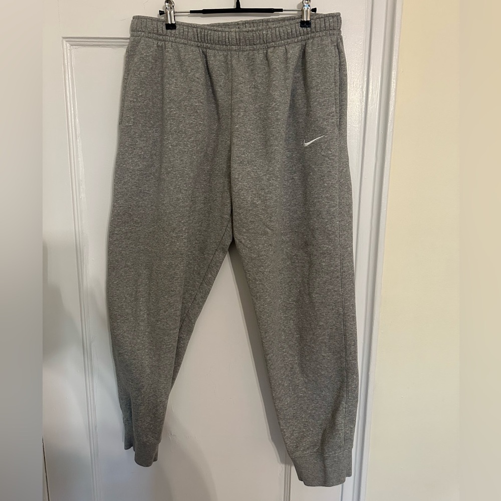 Nike Men’s Gray Sweatpants XL